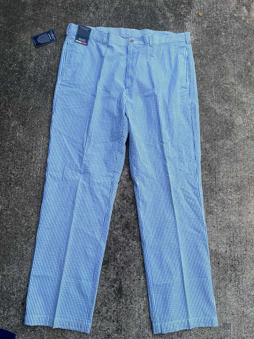 Roundtree & Yorke Seersucker Pants Size 40x32 Blue White Striped Flat Front